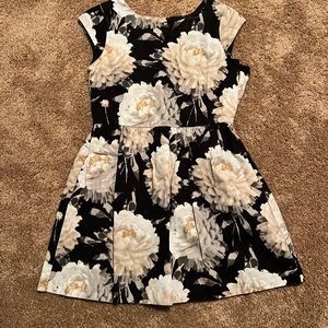 GAPKIDS black dress with white flowers